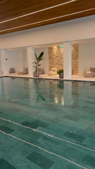 Reklame/inviteret | @kimptonayslamallorca tilbyder et udvalg af eksklusive behandling med produkter fra @codageparis 💛💛
Nyd spaen, behandlingerne og få lavet din helt egen serum!
-
#spa #mallorca #spahotel #wellness #rejseguide #rejsetips #ansigtsbehandlinger #golfferie