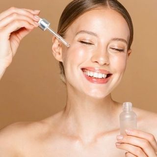 RETINOL: Mirakel-ingrediensen alle taler om og er en af tidens mest omtalte skønhedsingredienser 💧
Men hvad er så særligt ved denne populære og effektive ingrediens, hvordan skal den bruges, og hvordan kan den hjælpe dig? 

Læs mere på gobeauty.dk 💙

#retinol #hudpleje #ingrediens #avitamin #creme #serum #olie #skønhed #beauty #gobeauty #gobeautydk